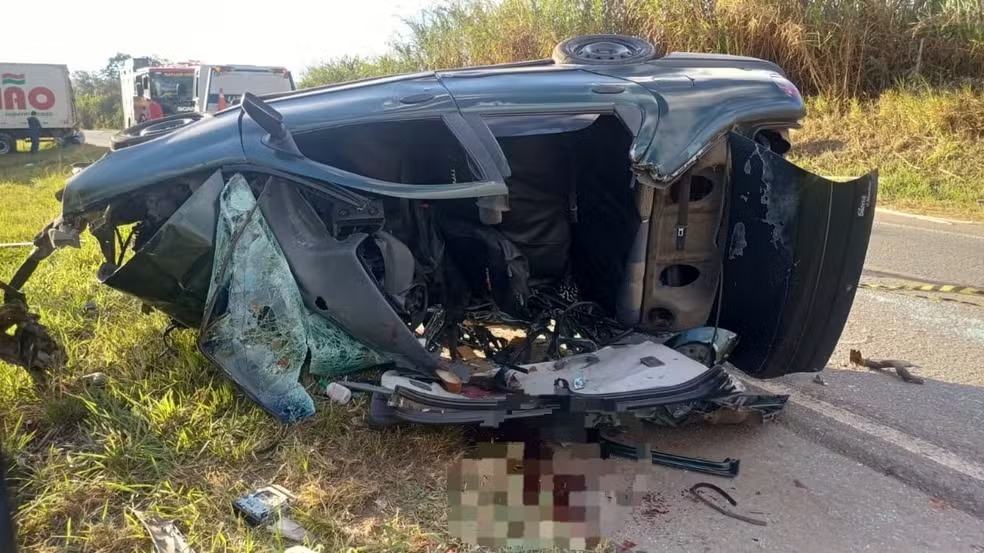 Acidente mata duas pessoas e deixa criança gravemente ferida
